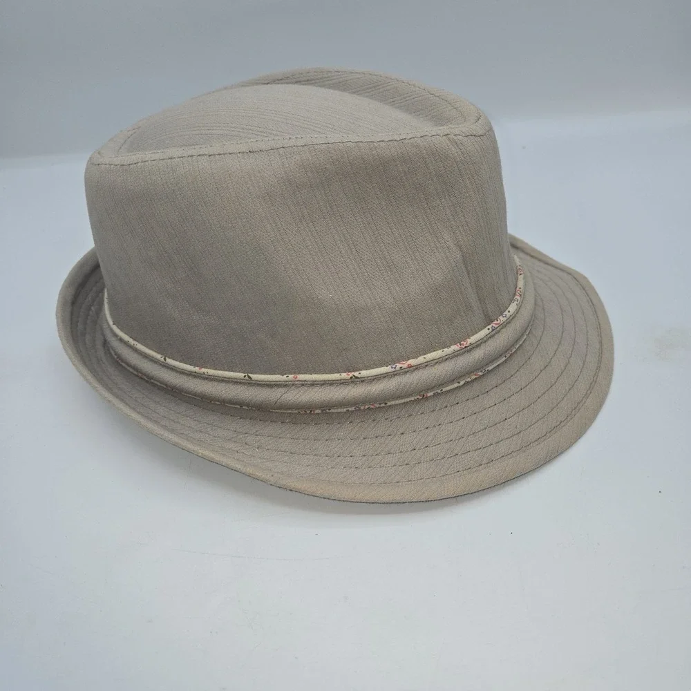 Scala Pronto Fedora Light Gray With Cloth Flower Accent Pre-Owned Linen Vintage